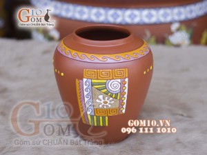 Lọ hoa gốm đất đỏ dáng vò, cao 20cm