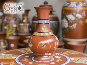 Lọ hoa gốm đất đỏ khắc sen - in logo