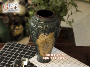 Lọ hoa men cổ dáng chân eo khắc hoa bông 39cm