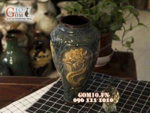 Lọ hoa men cổ dáng chân eo khắc hoa vàng 39cm