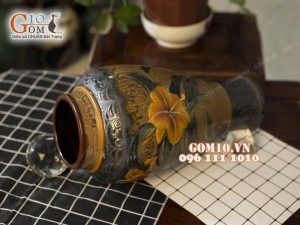 Lọ hoa men cổ dáng chân eo khắc hoa, viền vàng 39cm