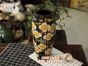 Lọ hoa men cổ dáng thon khắc hoa vàng 43cm