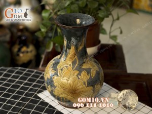Lọ hoa men cổ dáng vò khắc hoa sen vàng 37cm