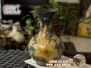 Lọ hoa men cổ dáng vò khắc hoa sen vàng 37cm