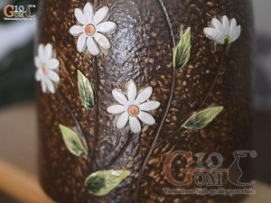 Lọ hoa men gốm dáng chuông đắp hoa cúc hoạ mi, 18cm