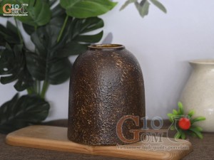 Lọ hoa men gốm dáng chuông đắp hoa cúc hoạ mi, 18cm