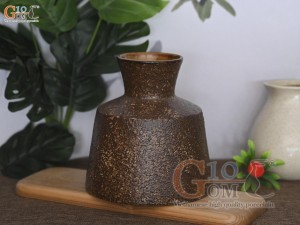 Lọ hoa men gốm dáng đầm đắp hoa cúc hoạ mi, cao 19cm