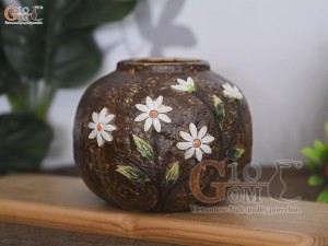 Lọ hoa men gốm dáng vò thấp đắp hoa cúc hoạ mi, cao 12cm