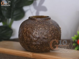 Lọ hoa men gốm dáng vò thấp đắp hoa cúc hoạ mi, cao 12cm