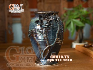 Lọ hoa men hỏa biến ngọc bích chân thon đắp nổi hoa