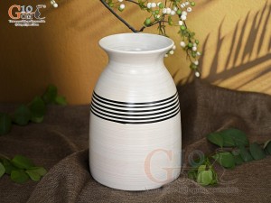 Lọ hoa men kem dáng béo vẽ kẻ sóng, cao 24cm