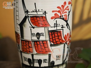 Lọ hoa men kem dáng bom vẽ Phố Cổ, cao 30cm