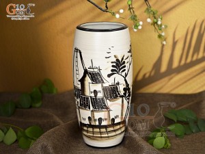 Lọ hoa men kem dáng bom vẽ Phố Cổ nâu, cao 33cm