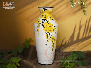 Lọ hoa men kem dáng cổ thắt chân thon vẽ hoa Mai vàng, cao 28cm