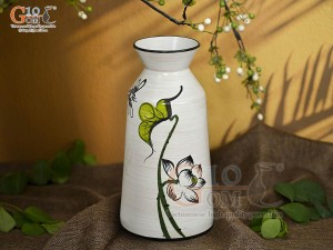 Lọ hoa men kem dáng cổ thắt vẽ hoa Sen xanh, cao 24cm