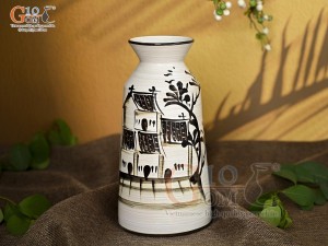 Lọ hoa men kem dáng cổ thắt vẽ Phố Cổ nâu, cao 28cm