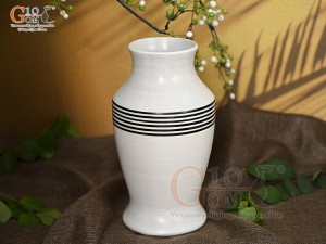 Lọ hoa men kem dáng gầy vẽ kẻ sóng, cao 26cm
