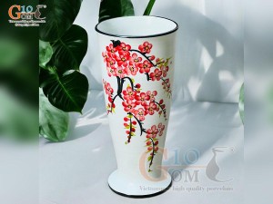 Lọ hoa men kem dáng ly cúp vẽ hoa Đào đỏ, cao 33cm