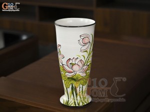 Lọ hoa men kem dáng ly cúp vẽ hoa Sen, cao 33cm