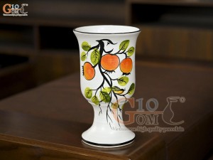 Lọ hoa men kem dáng ly thấp vẽ cành hồng, cao 25cm