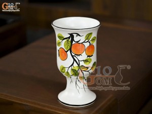 Lọ hoa men kem dáng ly thấp vẽ cành hồng, cao 25cm