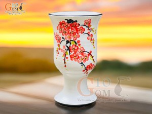 Lọ hoa men kem dáng ly thấp vẽ hoa Đào đỏ, cao 25cm