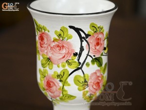 Lọ hoa men kem dáng ly thấp vẽ hoa Hồng, cao 25cm