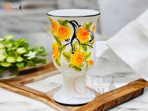 Lọ hoa men kem dáng ly thấp vẽ hoa Hồng vàng, cao 25cm