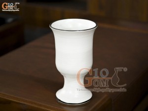 Lọ hoa men kem dáng ly thấp vẽ hoa Sen, cao 25cm