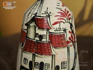 Lọ hoa men kem dáng miệng nhỏ vẽ Phố Cổ, cao 24cm