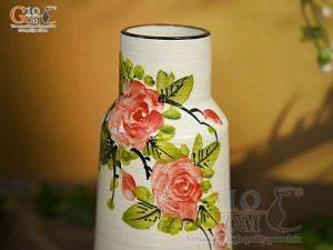 Lọ hoa men kem dáng miệng thon vẽ hoa Hồng, cao 20cm