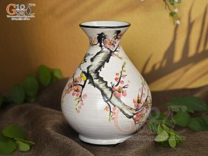 Lọ hoa men kem dáng vò thon vẽ hoa Đào phai, cao 21cm