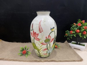 Lọ hoa men kem họa tiết hoa sen đỏ, cao 28cm