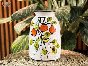 Lọ hoa men kem miệng loe vẽ cành lựu, cao 21cm