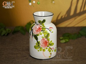 Lọ hoa men kem miệng loe vẽ hoa Hồng, cao 18cm