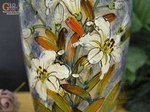 Lọ hoa men màu dáng chân thon vẽ hoa Bách Hợp, cao 30cm