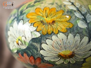 Lọ hoa men màu dáng miệng lượn vẽ hoa Cúc, cao 26cm