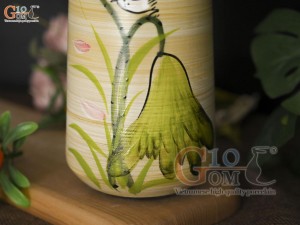 Lọ hoa men màu dáng miệng thon vẽ hoa Sen đỏ, cao 20cm