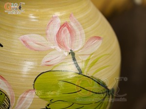 Lọ hoa men màu dáng vò cao vẽ hoa Sen hồng, cao 24cm