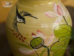 Lọ hoa men màu dáng vò cao vẽ hoa Sen hồng, cao 24cm