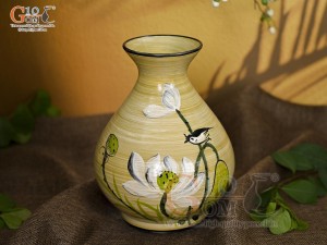 Lọ hoa men màu dáng vò thon vẽ hoa Sen trắng, cao 21cm