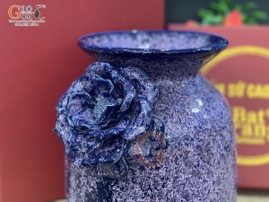 Lọ hoa men màu tím đắp nổi hoa phù dung