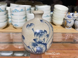 Lọ hoa men rạn miệng lượn, họa tiết hoa sen, cao 18cm