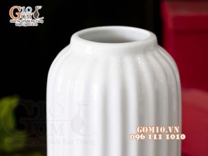 Lọ hoa men trắng dáng trụ miệng nhỏ, cao 27cm