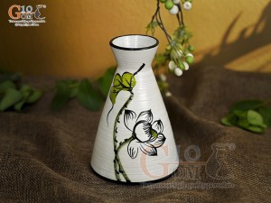 Lọ hoa mini men kem dáng đồng hồ cát vẽ hoa Sen xanh, cao 13,5cm