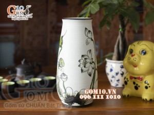 Lọ hoa miệng loe men kem vẽ hoa Sen xanh, cao 28cm