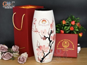 Lọ hoa sơn mài dáng bom họa tiết hoa Đào phai in logo, cao 29cm