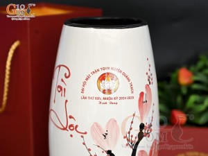 Lọ hoa sơn mài dáng bom họa tiết hoa Đào phai in logo, cao 29cm