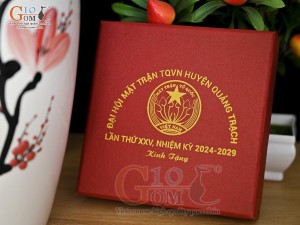 Lọ hoa sơn mài dáng bom họa tiết hoa Đào phai in logo, cao 29cm