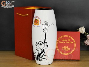 Lọ hoa sơn mài dáng bom nền trắng vẽ hoa Sen đen in logo